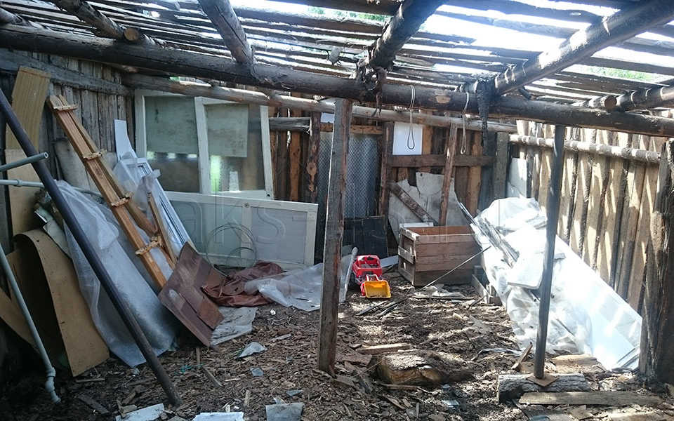 Разборка деревянного пристроя к сараю. Кировская обл