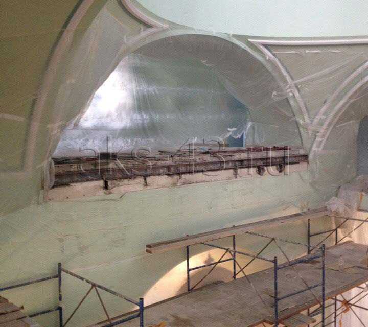 Демонтаж балкона и лестницы. Слободской
